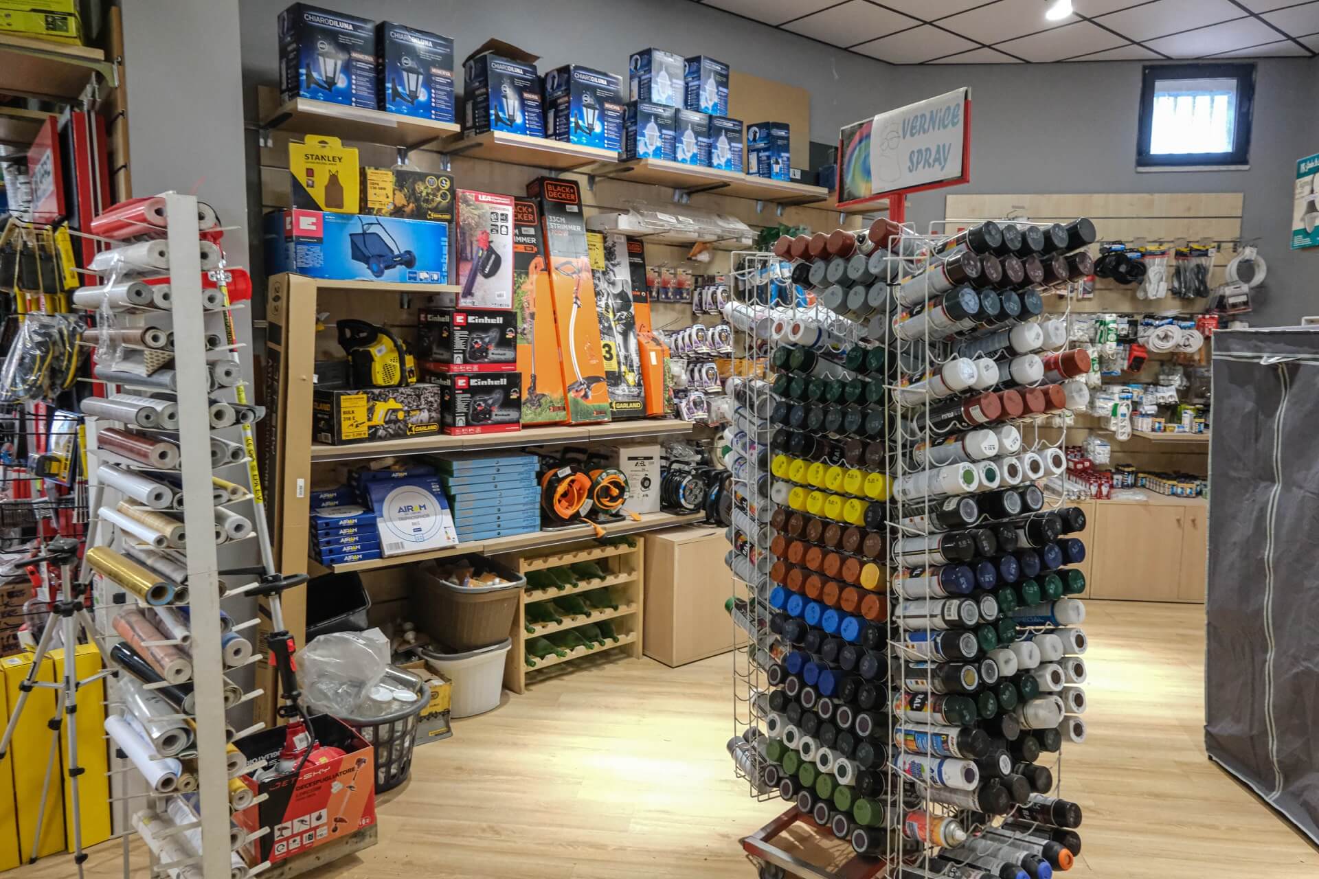 Fornitura di ferramenta e pitture PICA FERRAMENTA SRL a Afragola e Casoria