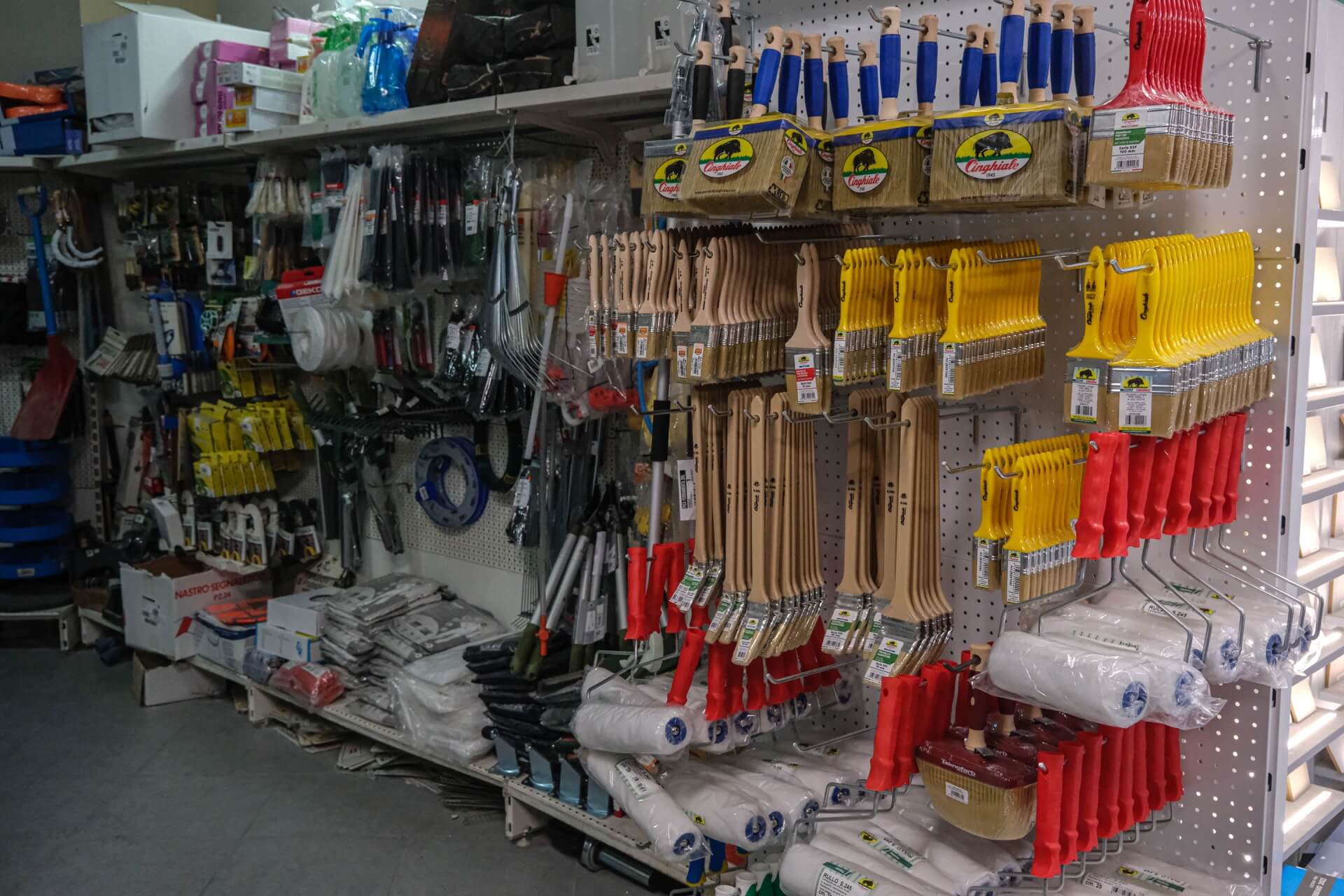 Fornitura di ferramenta e pitture PICA FERRAMENTA SRL a Afragola e Casoria